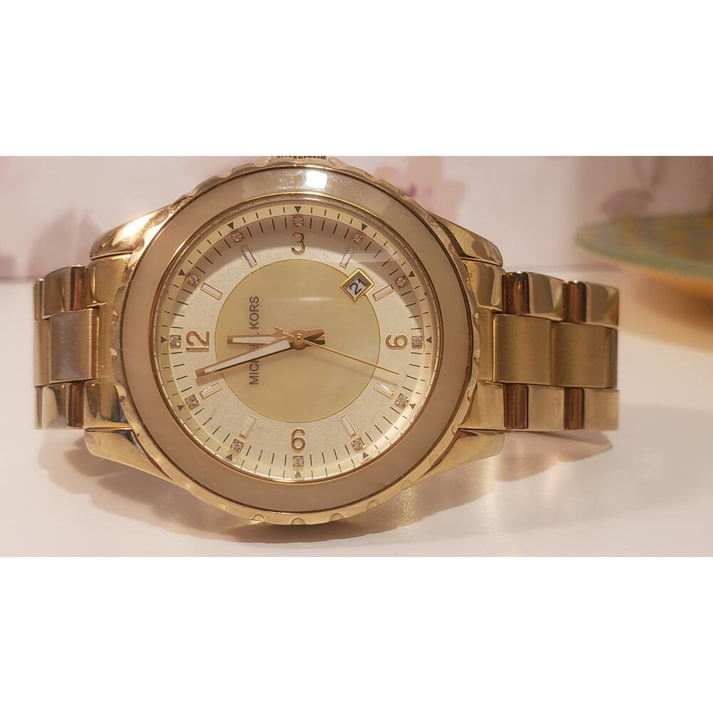 Michael Kors Unisex Oversized Gold-tone Wristwatch MK-5260 (Clock Not Tested)
